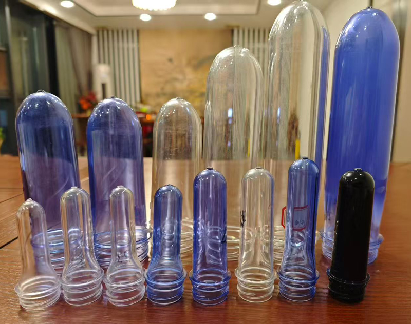 小瓶胚從11.9克到28克，大瓶胚從100克到350克，產(chǎn)品更加豐富